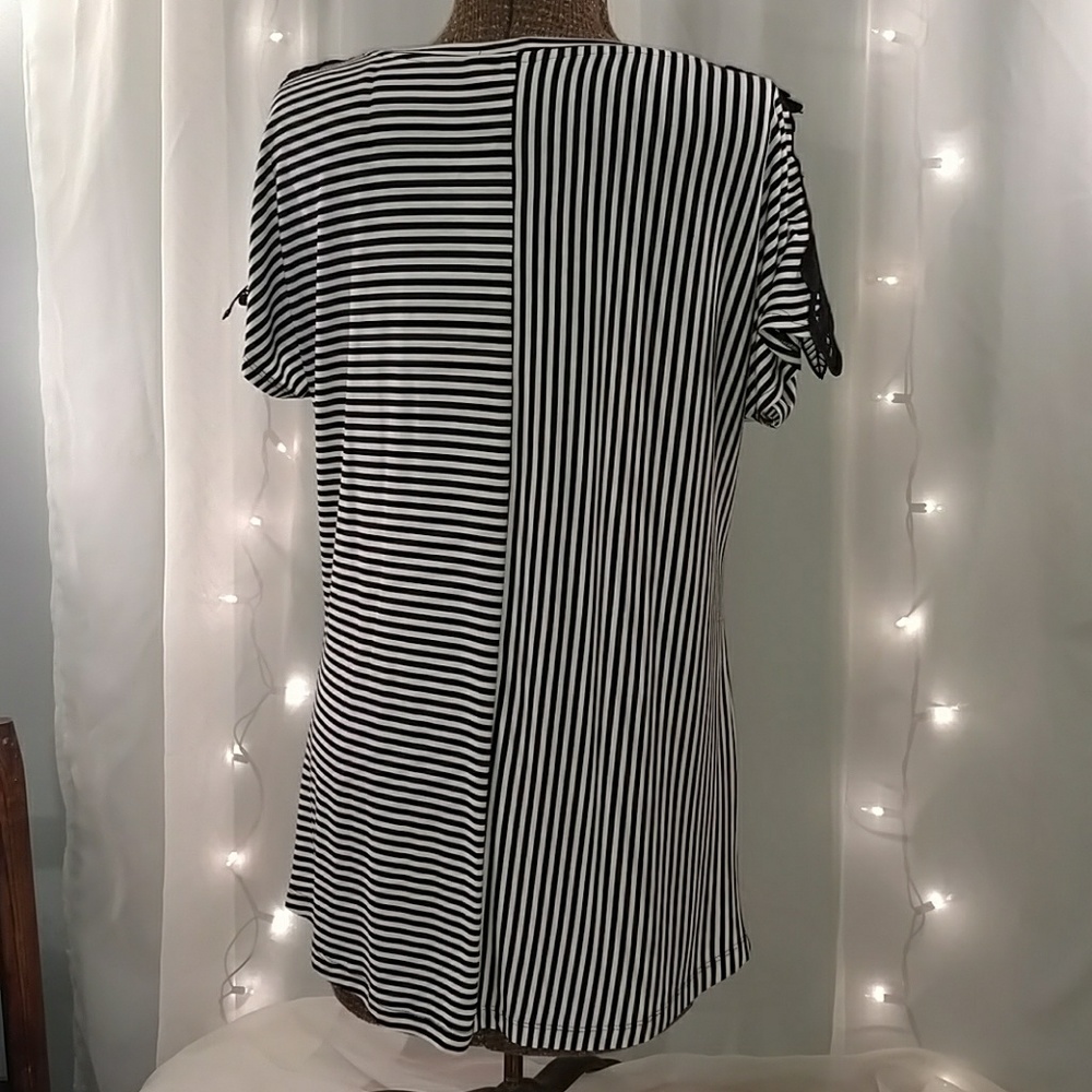 NWT Christopher & Banks top - Picture 2 of 7